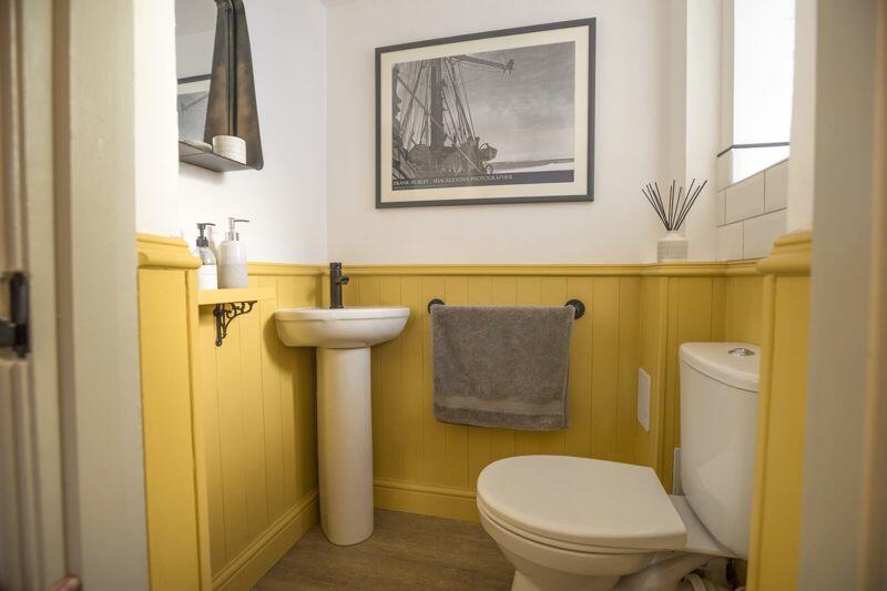 Additional image 24 of Holt