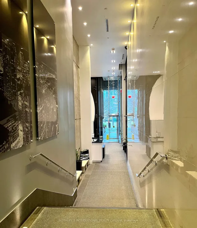 Additional image 20 of 224 King Street West St Unit 1907