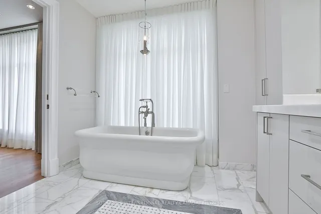 Additional image 20 of 1 St Thomas St Unit 9C