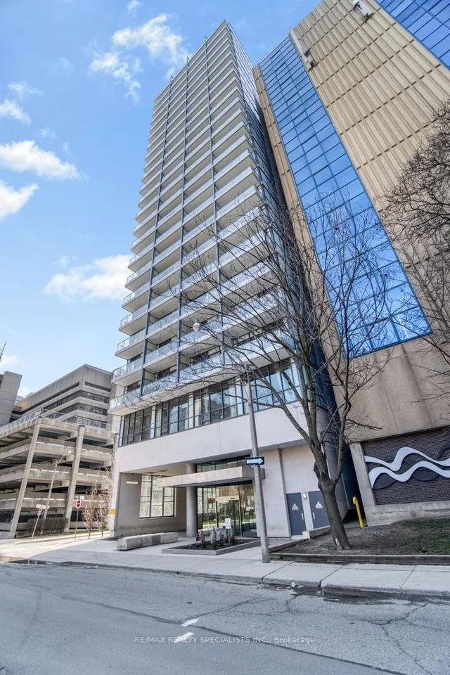 210 Simcoe St Unit 605