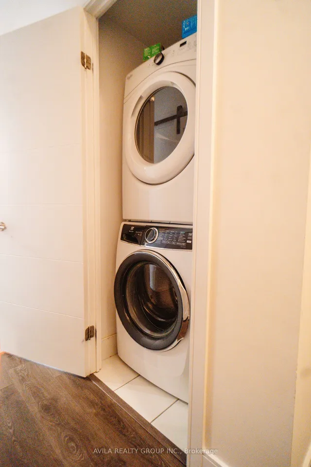 Additional image 21 of 525 Adelaide St Unit 1832