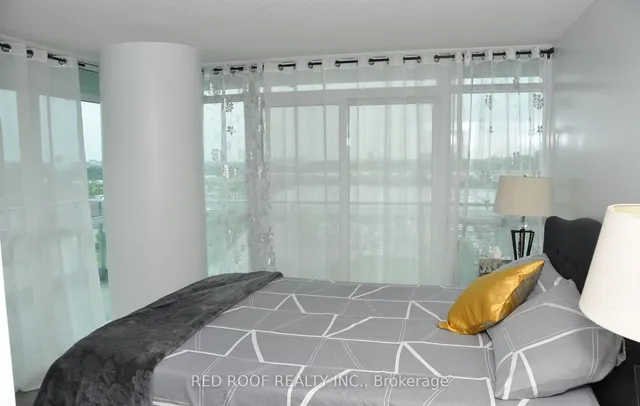 Additional image 4 of 33 Singer Crt Unit 711