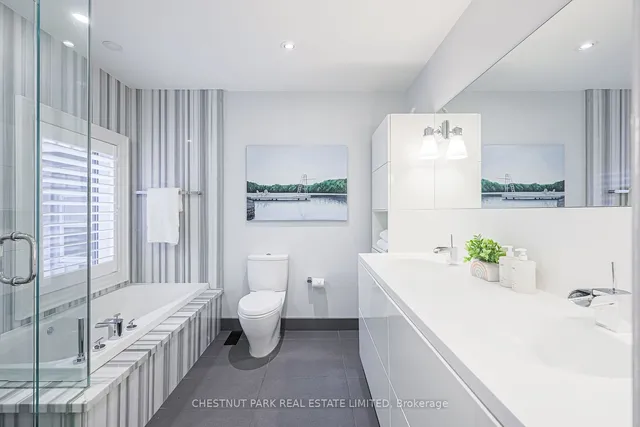 Additional image 13 of 186 Macpherson Ave