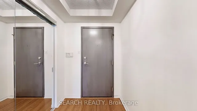 Additional image 6 of 10 Yonge St Unit 413