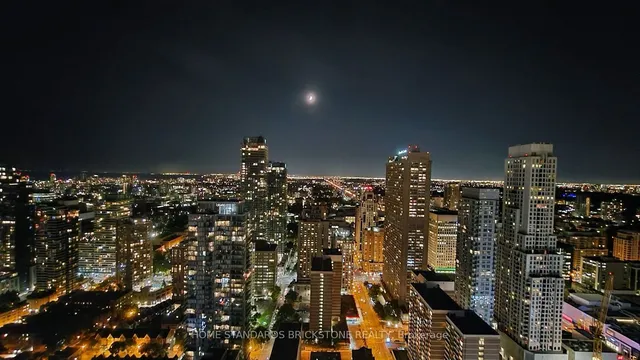 Additional image 40 of 33 Charles St Unit 4404