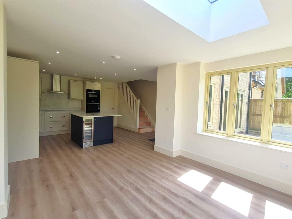 Additional image 6 of Meadow View, Hill Ash Court