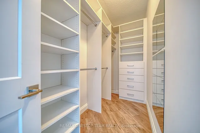 Additional image 21 of 218 Queens Quay Unit 1002