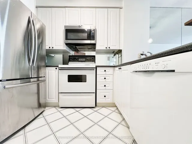 Additional image 8 of 555 Yonge St Unit 406