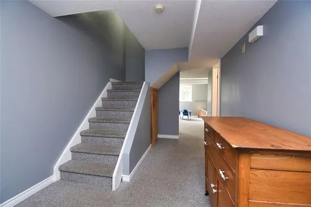 Additional image 32 of 244 MICHENER Cres