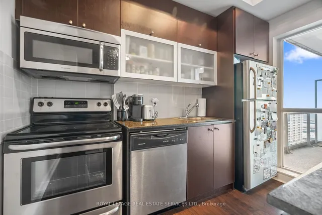 Additional image 17 of 100 Western Battery Rd Unit LPH10