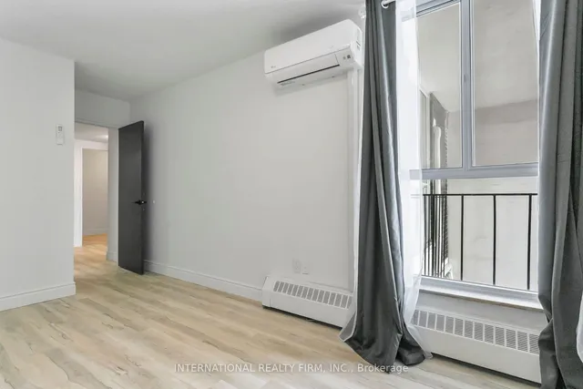 Additional image 21 of 60 Southport St Unit 818