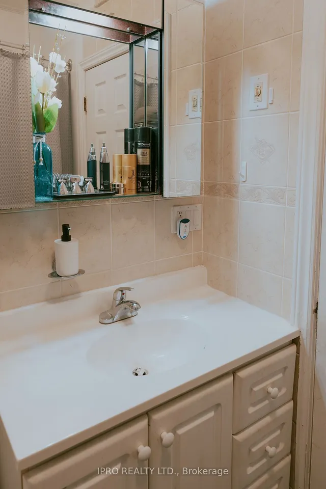 Additional image 10 of 183 Livingstone Ave