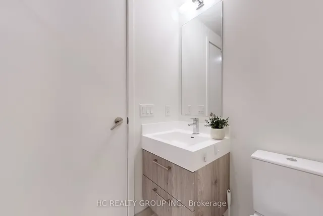 Additional image 13 of 1 Yorkville Ave Unit 2902