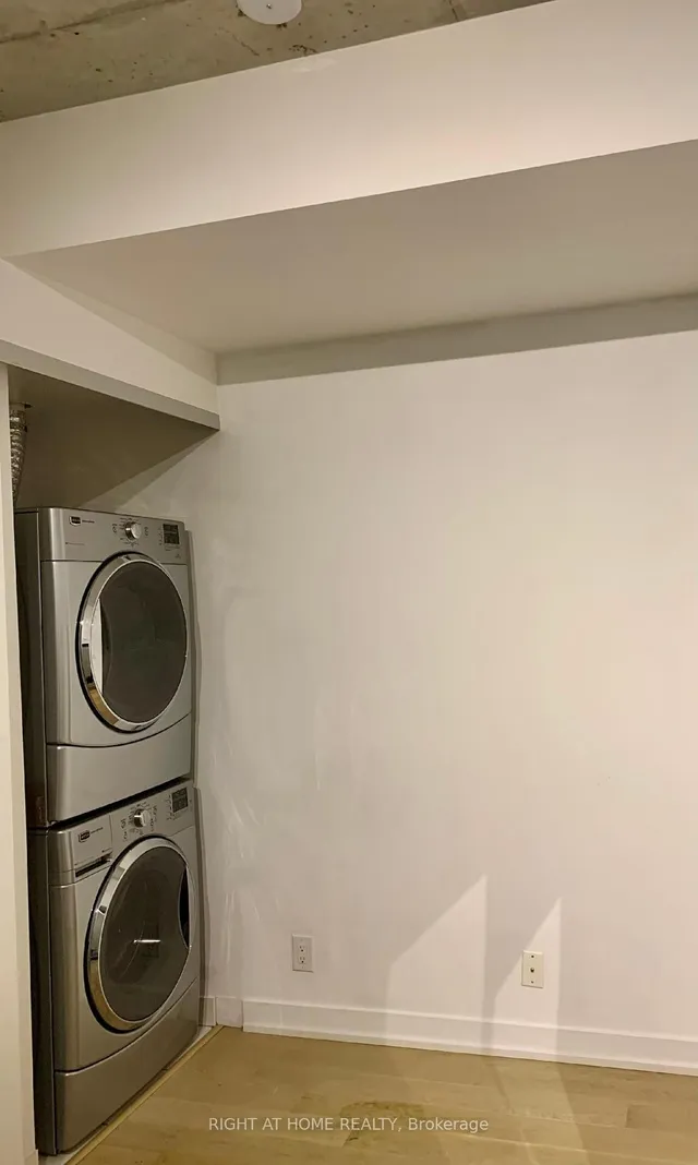 Additional image 8 of 39 Brant St Unit 919