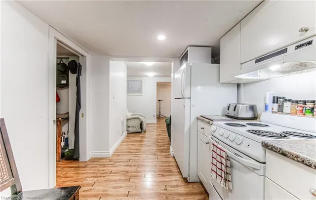 Additional image 32 of 119 Walker St