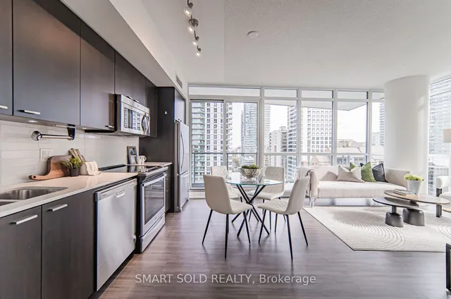 Additional image 13 of 30 Roehampton Ave Unit 1210