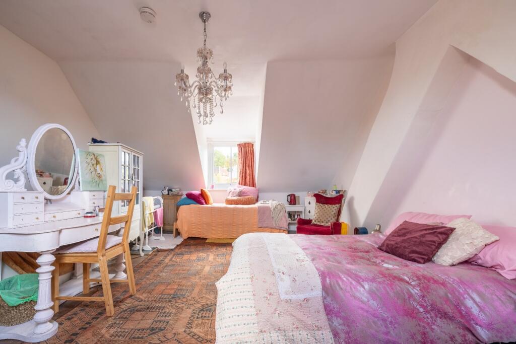 Additional image 15 of Central Glastonbury