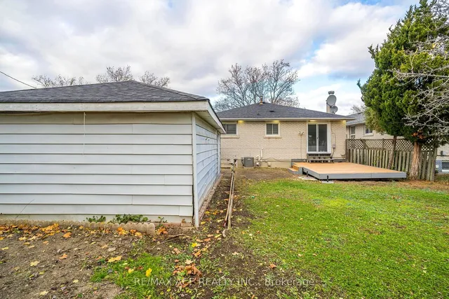 Additional image 40 of 15 Strathavon Dr