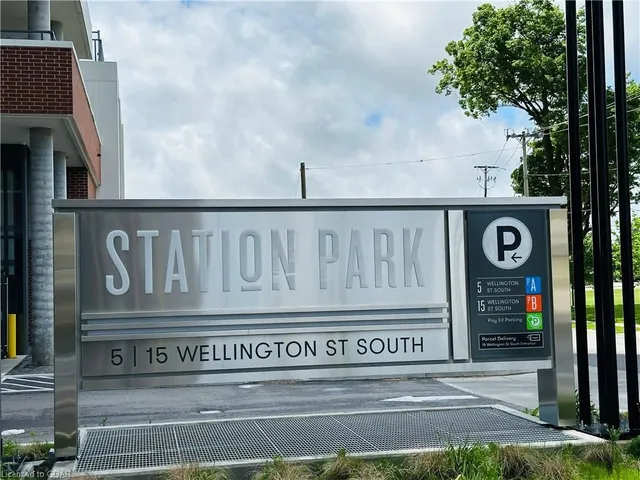 Additional image 4 of 5 Wellington St Unit 612