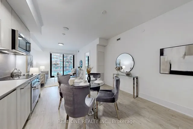 Additional image 16 of 118 Merchants' Wharf Unit 320