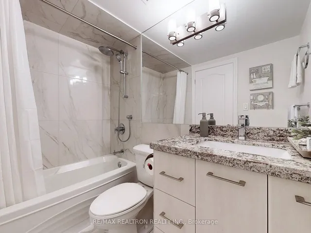 Additional image 19 of 33 Harbour Sq Unit 3004