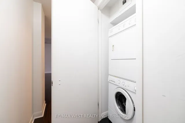 Additional image 7 of 375 King St Unit 807