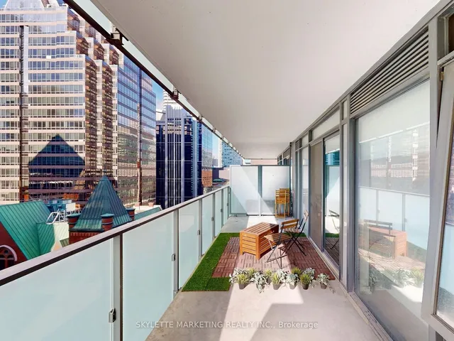 Additional image 20 of 25 Richmond St Unit 1411