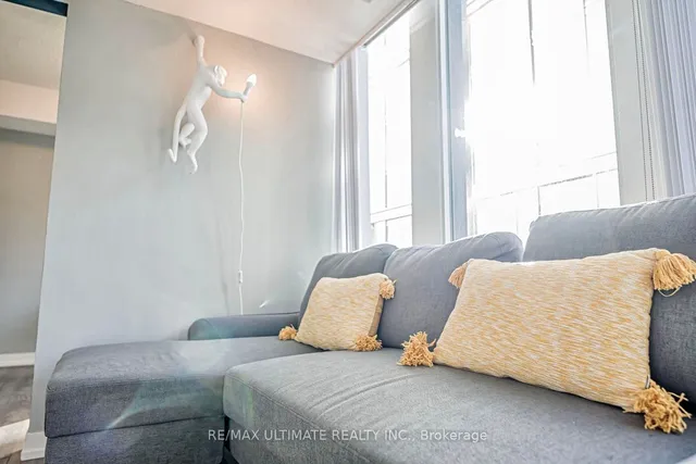 Additional image 20 of 60 Shuter St Unit 1012