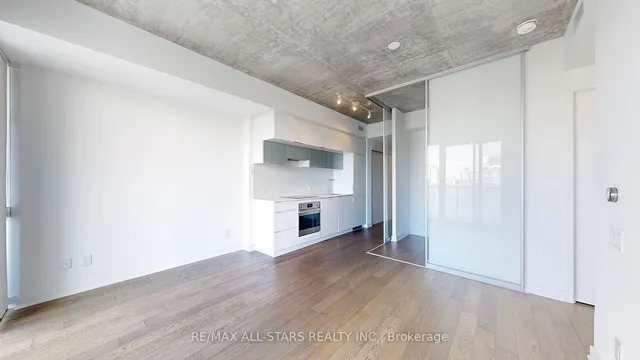 Additional image 8 of 185 Roehampton Ave Unit 907