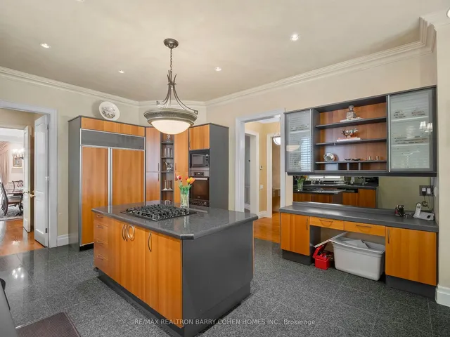Additional image 23 of 40 Munro Blvd
