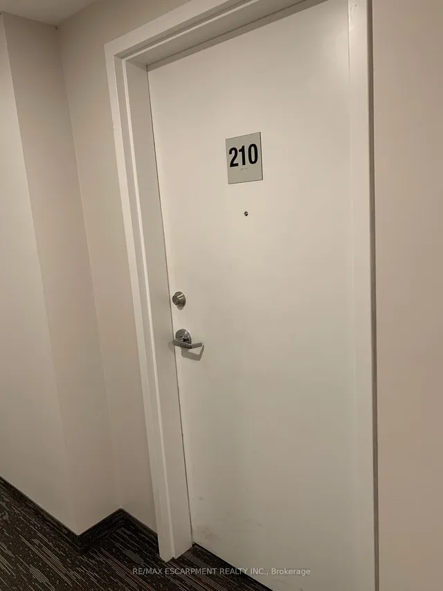 Additional image 11 of 5 Wake Robin Dr Unit 210