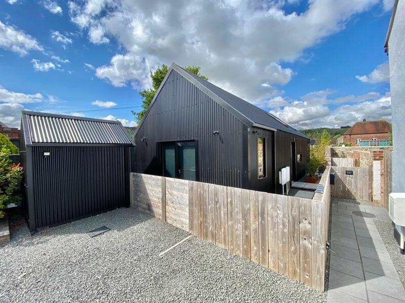 North Row, Warminster