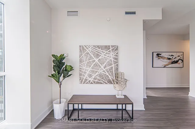 Additional image 11 of 30 Roehampton Ave Unit 1210