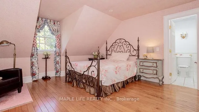 Additional image 23 of 11 Dewbourne Ave