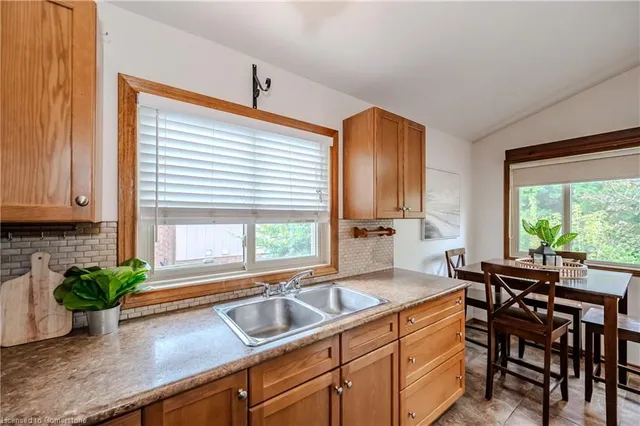 Additional image 15 of 58 Fifth Ave