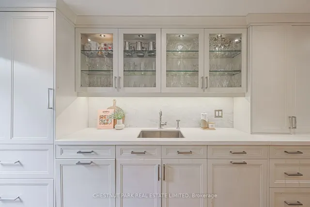 Additional image 9 of 186 Macpherson Ave