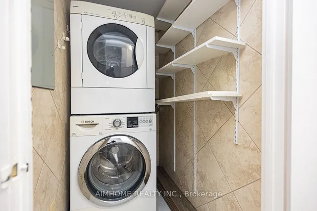 Additional image 27 of 330 Alton Towers Circ Unit 1613