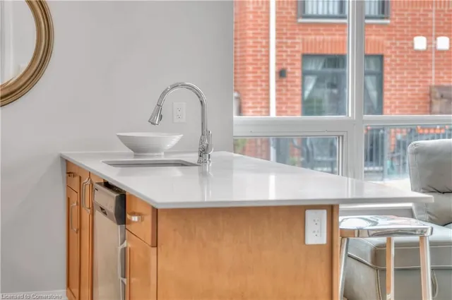 Additional image 19 of 399 Queen St S Unit 211