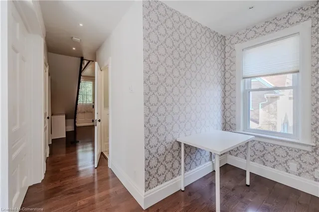 Additional image 25 of 7 Richmond Ave