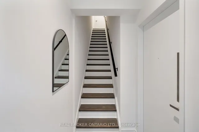 Additional image 31 of 41 Ossington Ave Unit TH1