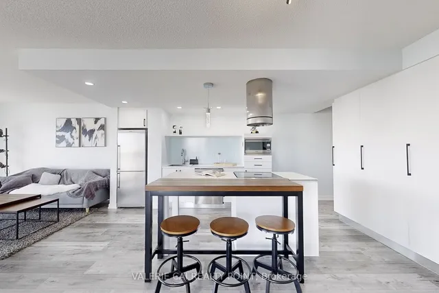 Additional image 10 of 38 Dan Leckie Way Unit 1612