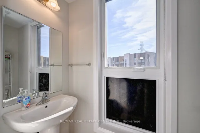 Additional image 11 of 261 Woodbine Ave