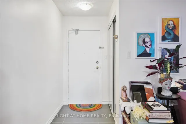 Additional image 7 of 633 Bay St Unit 1407