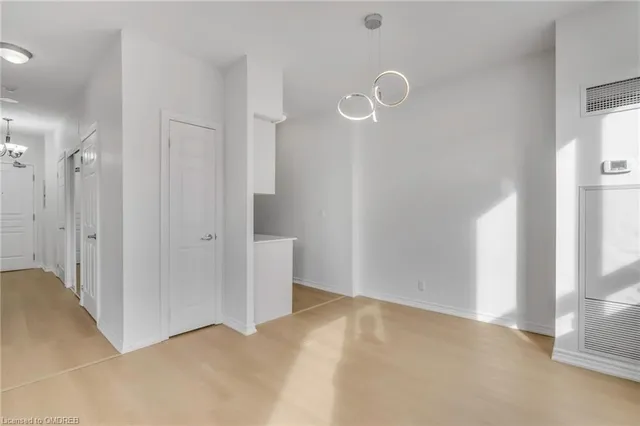 Additional image 18 of 16 Dallimore Cir Unit 102