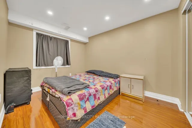 Additional image 35 of 425 Woodbine Ave