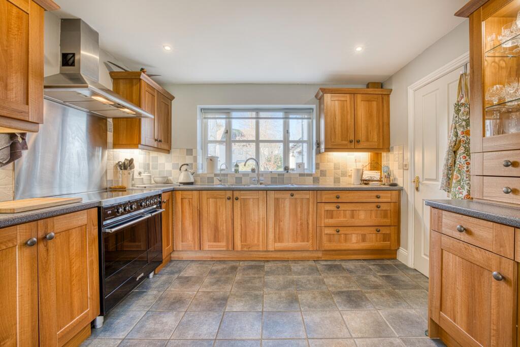 Additional image 10 of Maple House, 5 Ainstey Drive, Sparkford, Somerset, BA22 7JT