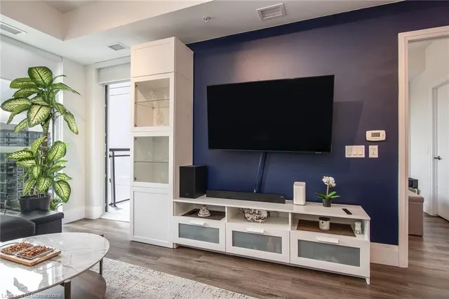 Additional image 15 of 60 Charles St Unit 1601