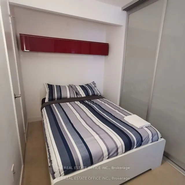 Additional image 24 of 112 Fort York Blvd Unit G09