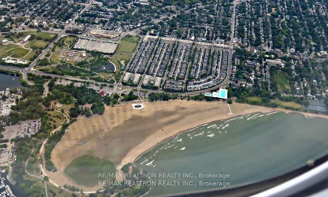 Additional image 33 of 12 Lark St