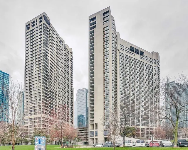 Additional image 2 of 33 Harbour Sq Unit 503